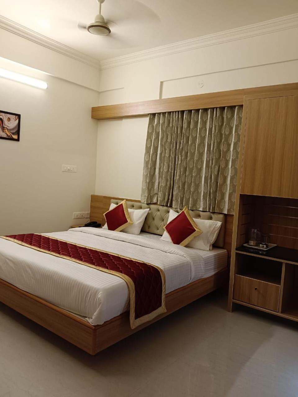 Krishna Inn บังกาลอร์ ภายนอก รูปภาพ
